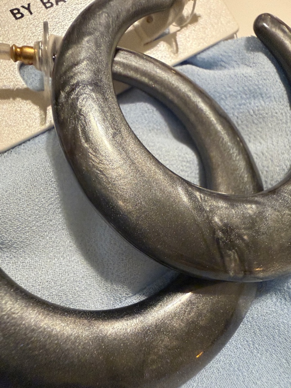 New Earrings Set Hoop Shell Goldtone - Picture 4 of 11